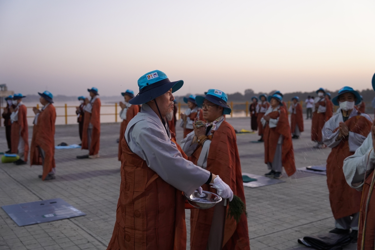 [인도순례] 20230211_점안식 및 저녁예불 (7)
